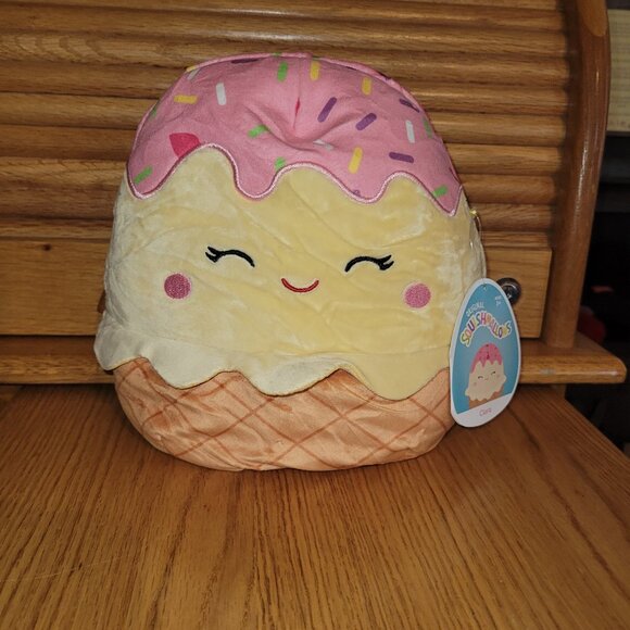 Squishmallows, Clara the Cupcake - Picture 1 of 4